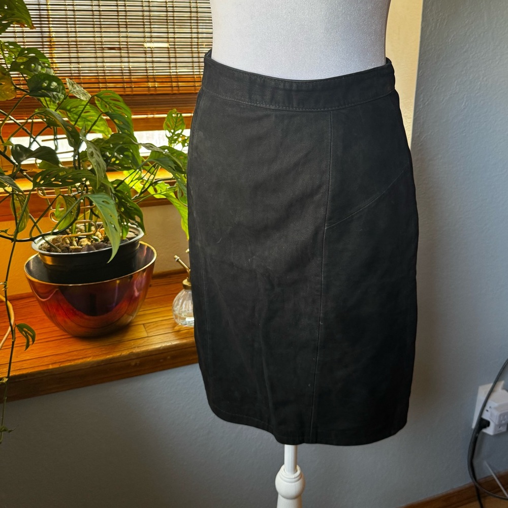 Black Suede 100% Leather Lined  Skirt Size 8 Western Vintage